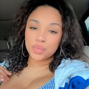 Meet your Posher, Daysi